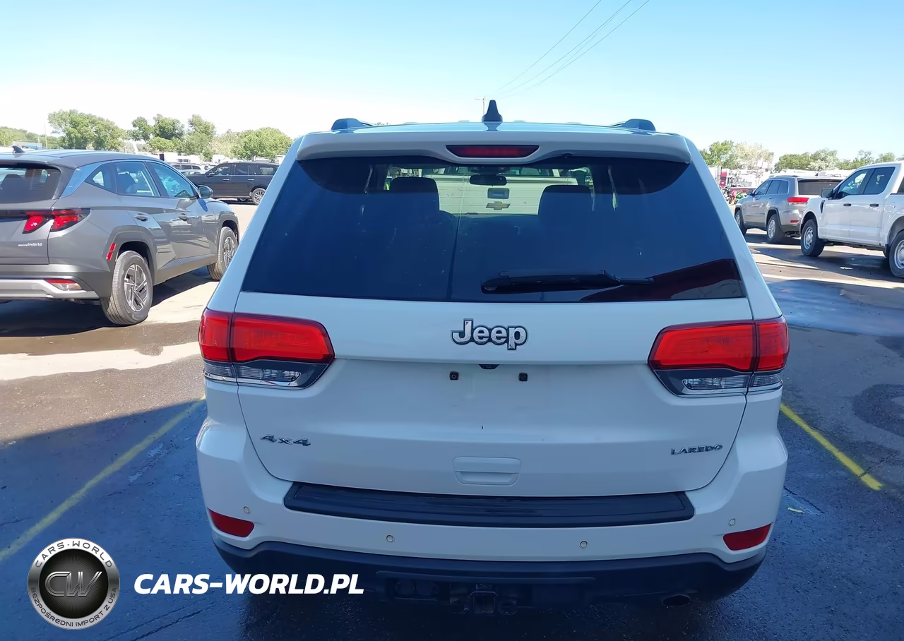 2019 Jeep Grand Cherokee Laredo E 4X4 VIN:1C4RJFAGXKC766130 - 16