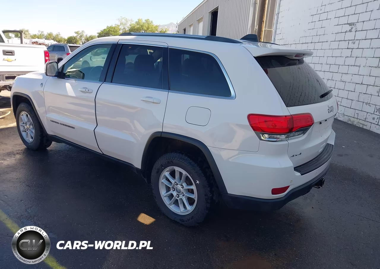 2019 Jeep Grand Cherokee Laredo E 4X4 VIN:1C4RJFAGXKC766130 - 3