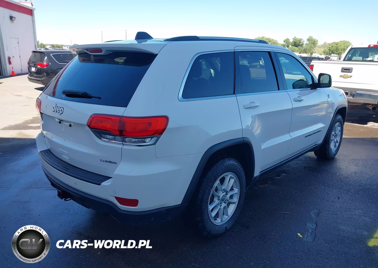 2019 Jeep Grand Cherokee Laredo E 4X4 VIN:1C4RJFAGXKC766130 - 4