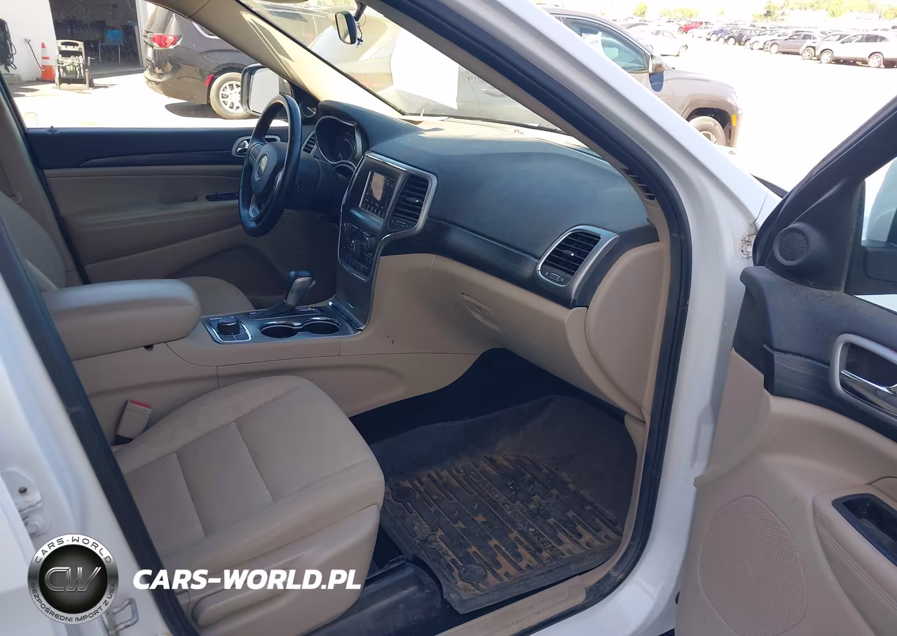 2019 Jeep Grand Cherokee Laredo E 4X4 VIN:1C4RJFAGXKC766130 - 5