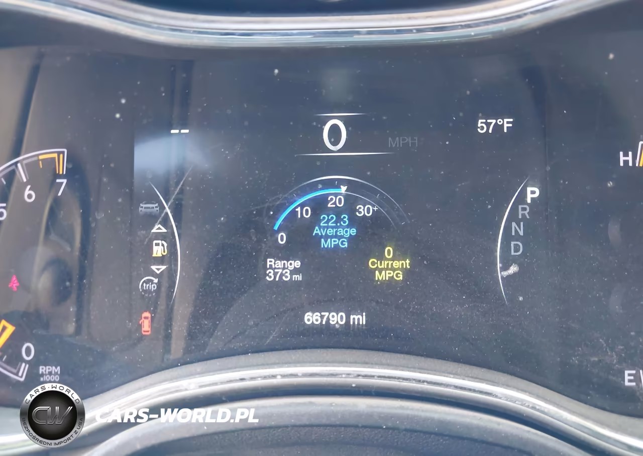 2019 Jeep Grand Cherokee Laredo E 4X4 VIN:1C4RJFAGXKC766130 - 7
