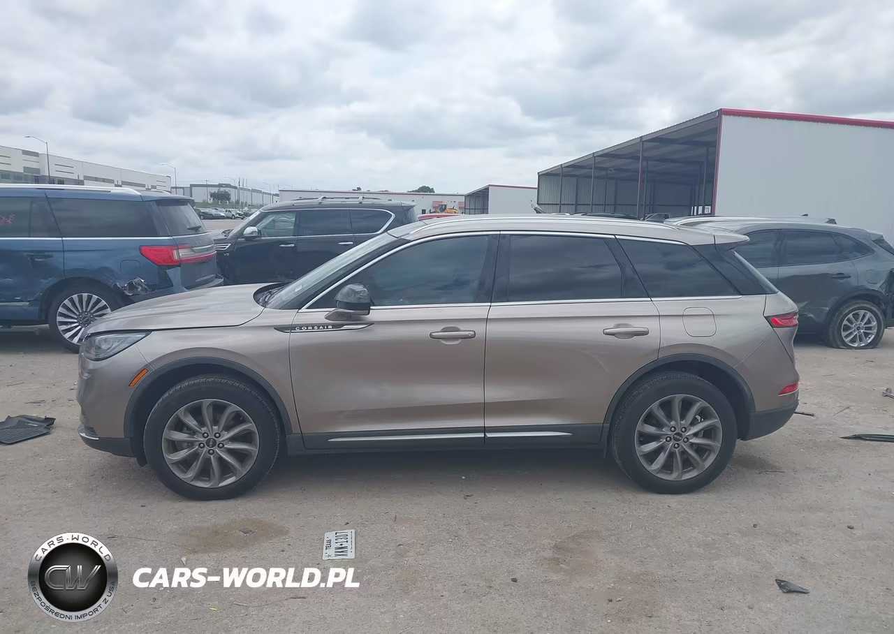 2020 Lincoln Corsair Standard VIN:5LMCJ1C90LUL11394 - 13