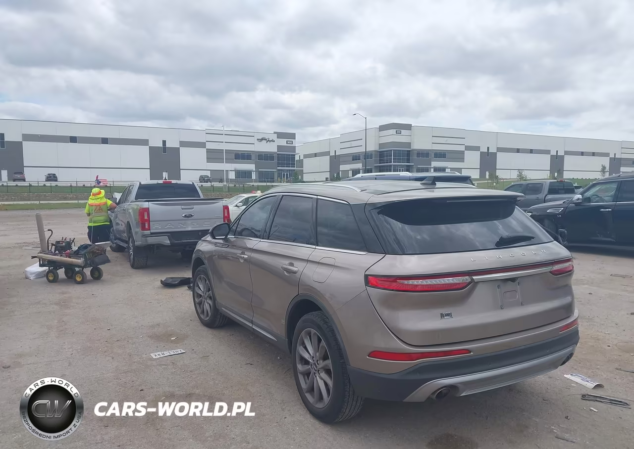 2020 Lincoln Corsair Standard VIN:5LMCJ1C90LUL11394 - 3