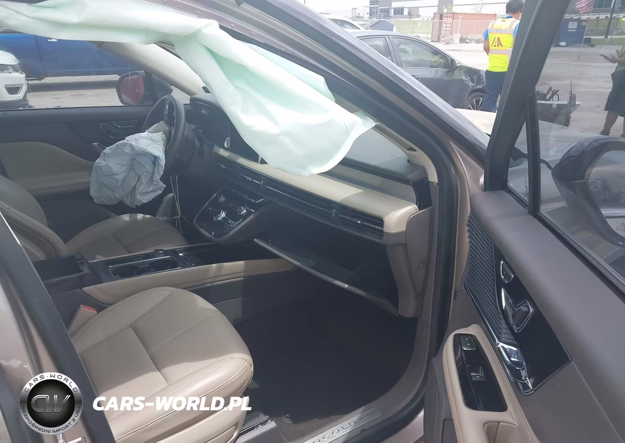2020 Lincoln Corsair Standard VIN:5LMCJ1C90LUL11394 - 5