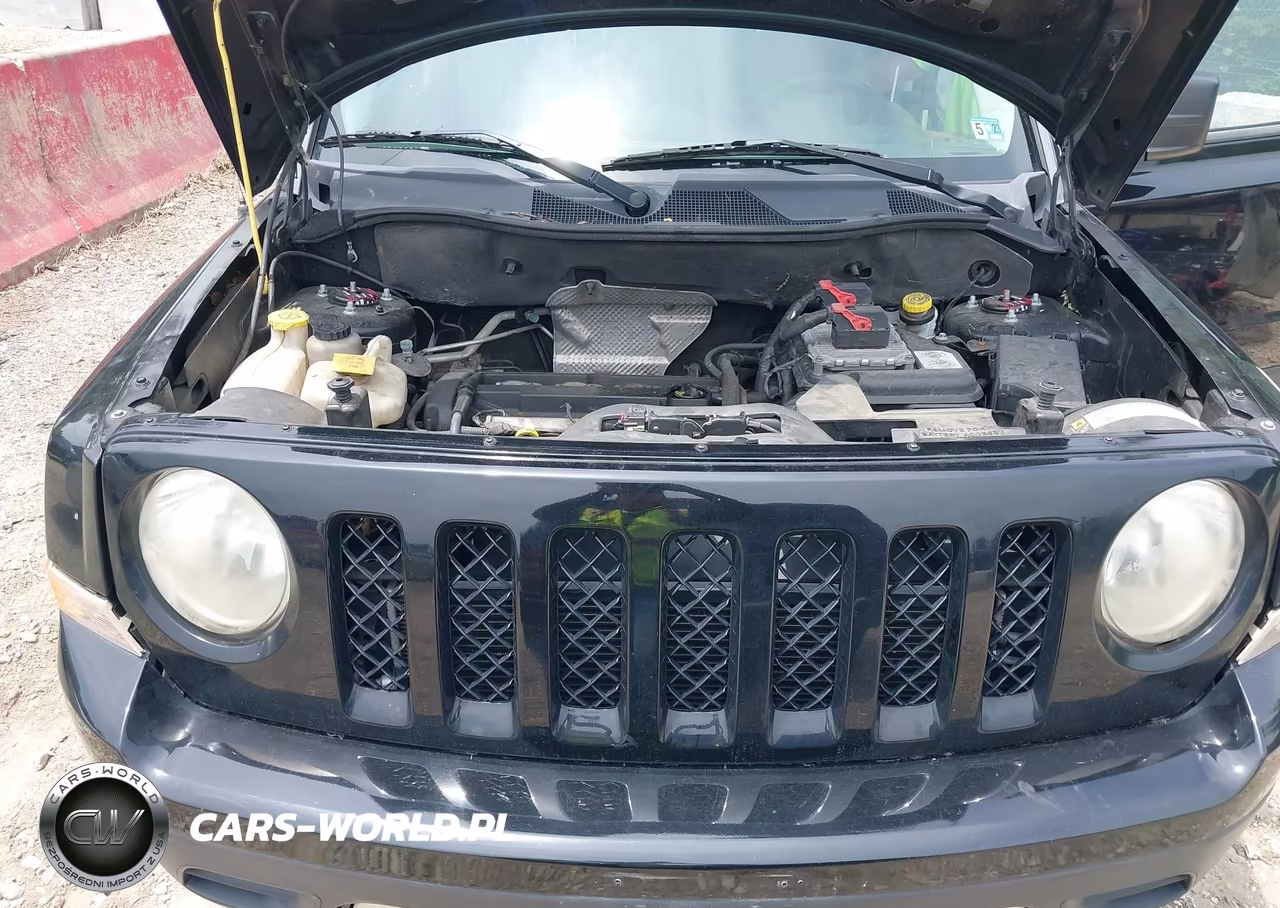 2012 Jeep Patriot Latitude VIN:1C4NJPFA9CD698469 - 10
