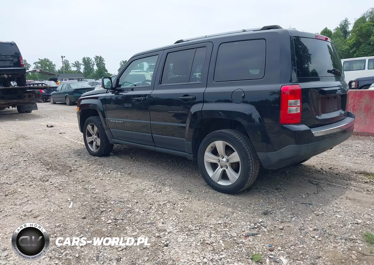 2012 Jeep Patriot Latitude VIN:1C4NJPFA9CD698469 - 3