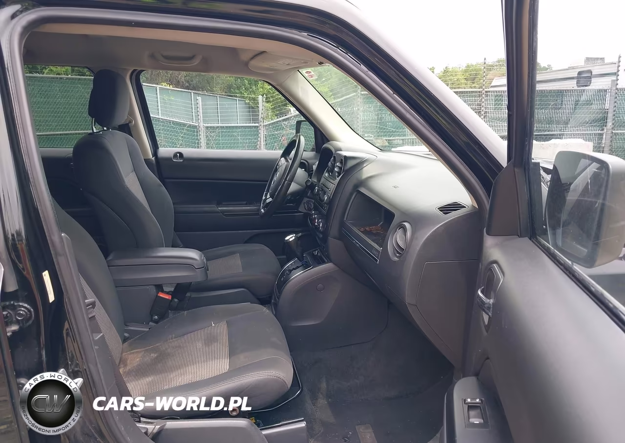 2012 Jeep Patriot Latitude VIN:1C4NJPFA9CD698469 - 5