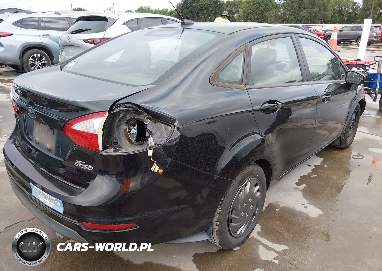 2015 Ford Fiesta S VIN:3FADP4AJ0FM120680 - 4