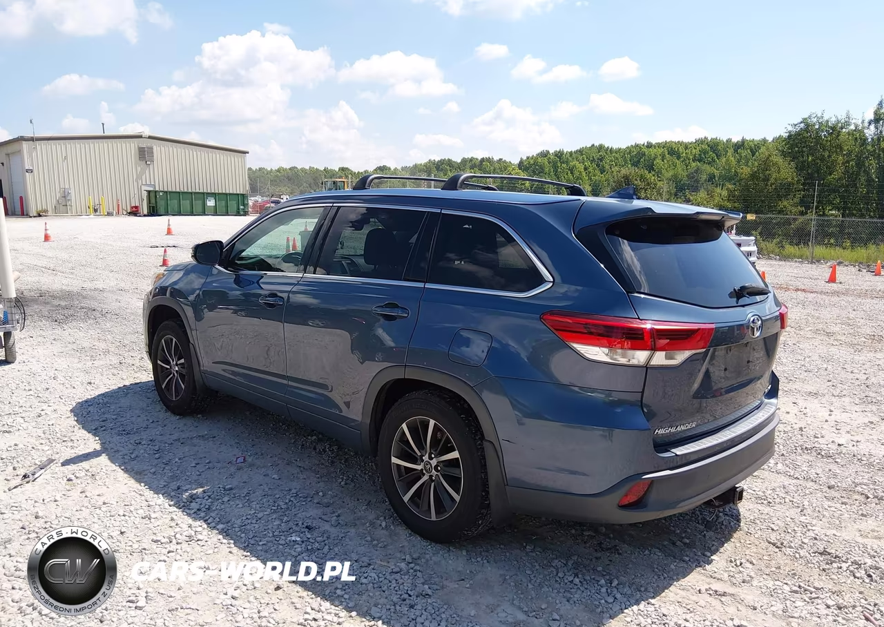 2017 Toyota Highlander Xle VIN:5TDJZRFH2HS406429 - 3