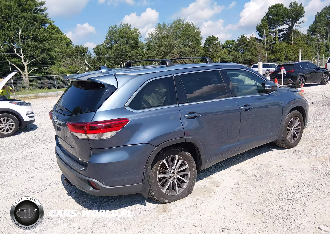 2017 Toyota Highlander Xle VIN:5TDJZRFH2HS406429 - 4