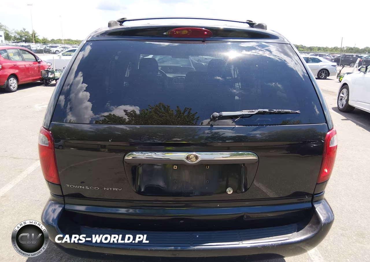 2005 Chrysler Town & Country VIN:1C4GP45R85B392293 - 16