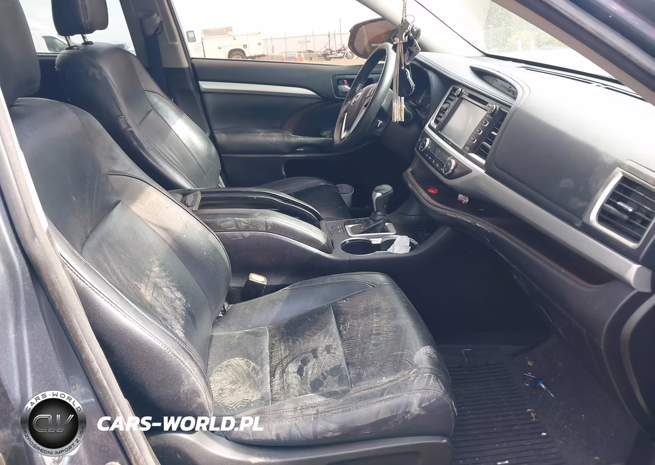 2018 Toyota Highlander Xle VIN:5TDJZRFHXJS818622 - 5