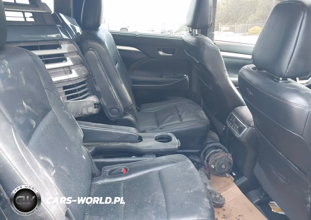 2018 Toyota Highlander Xle VIN:5TDJZRFHXJS818622 - 8