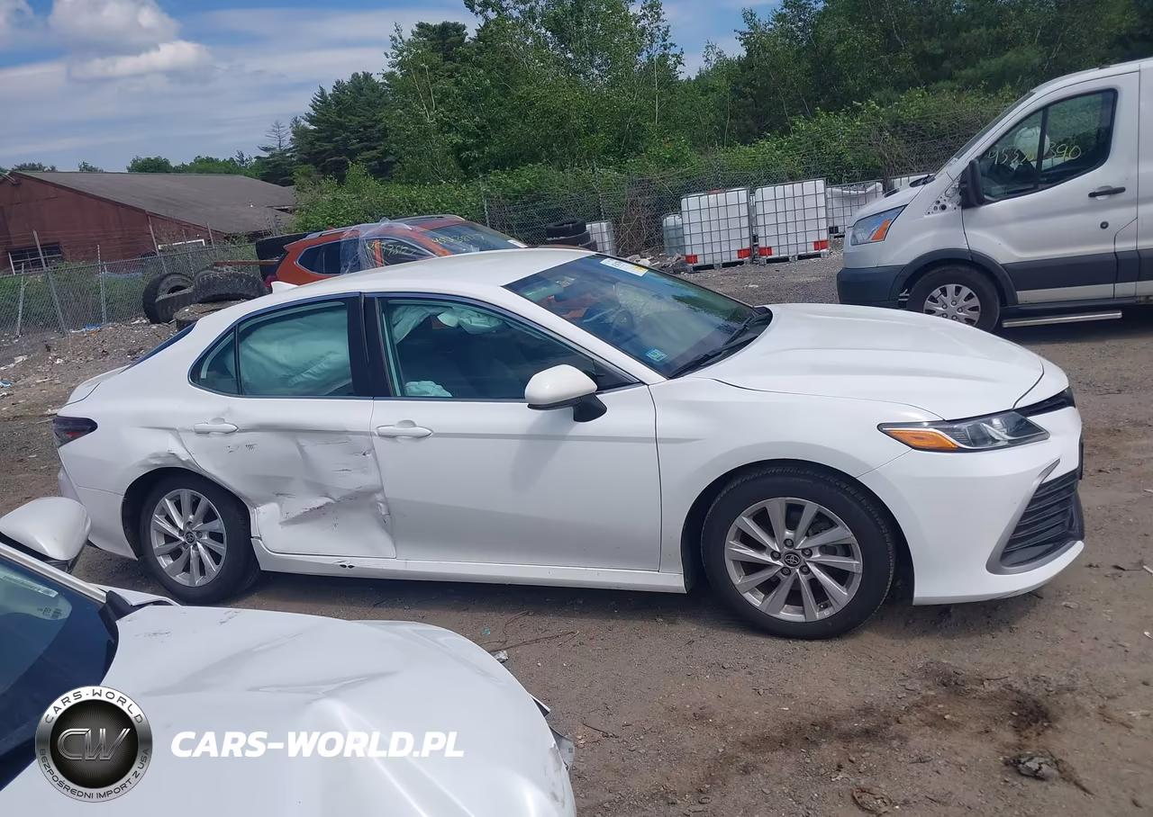 2024 Toyota Camry Le VIN:4T1C11AK6RU848403 - 13