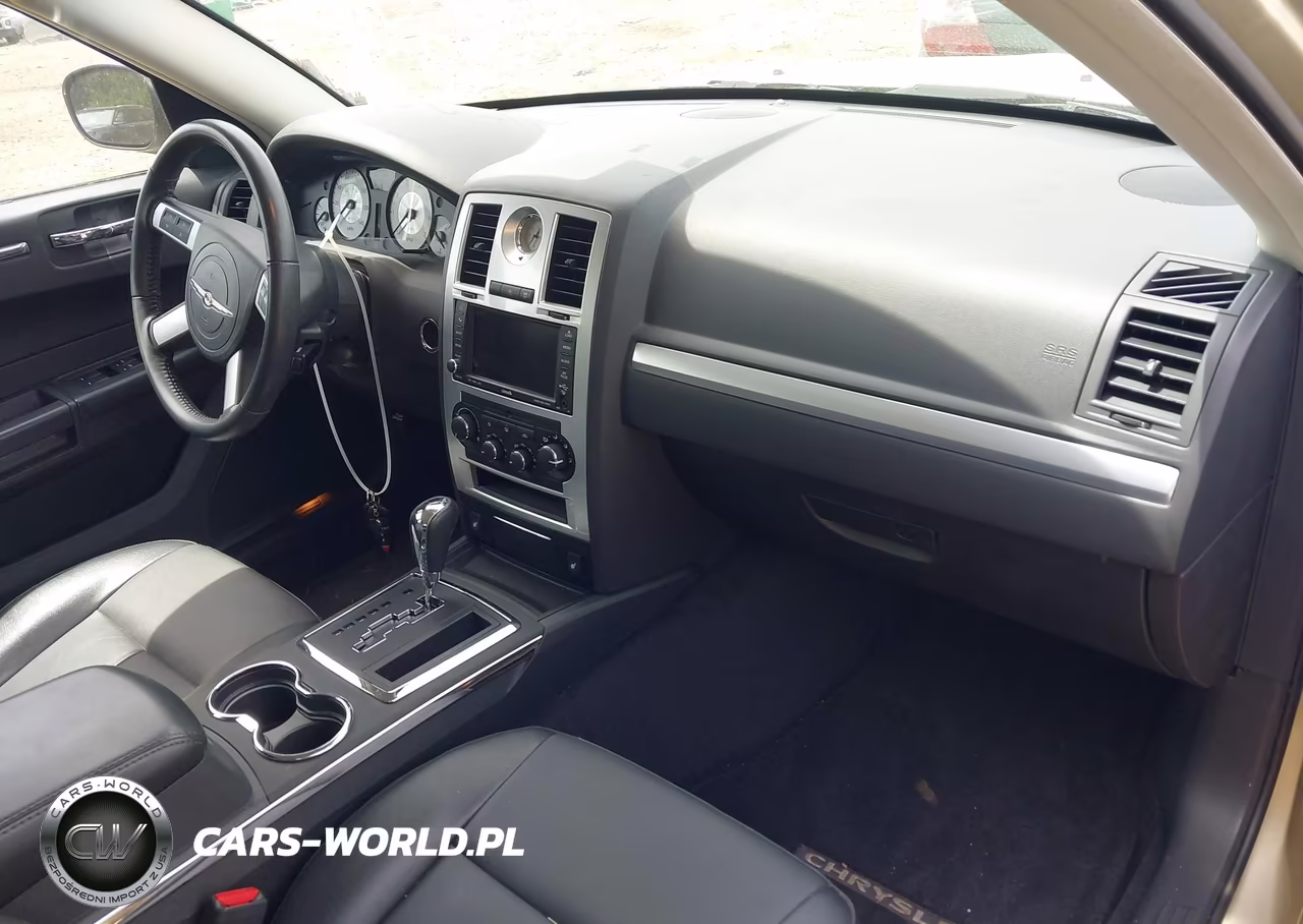 2010 Chrysler 300 Touring-Signature Series-Executive Series VIN:2C3CA5CV2AH213581 - 5