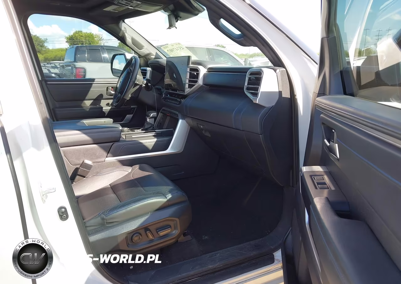 2022 Toyota Tundra Platinum VIN:5TFNA5DB2NX018588 - 5