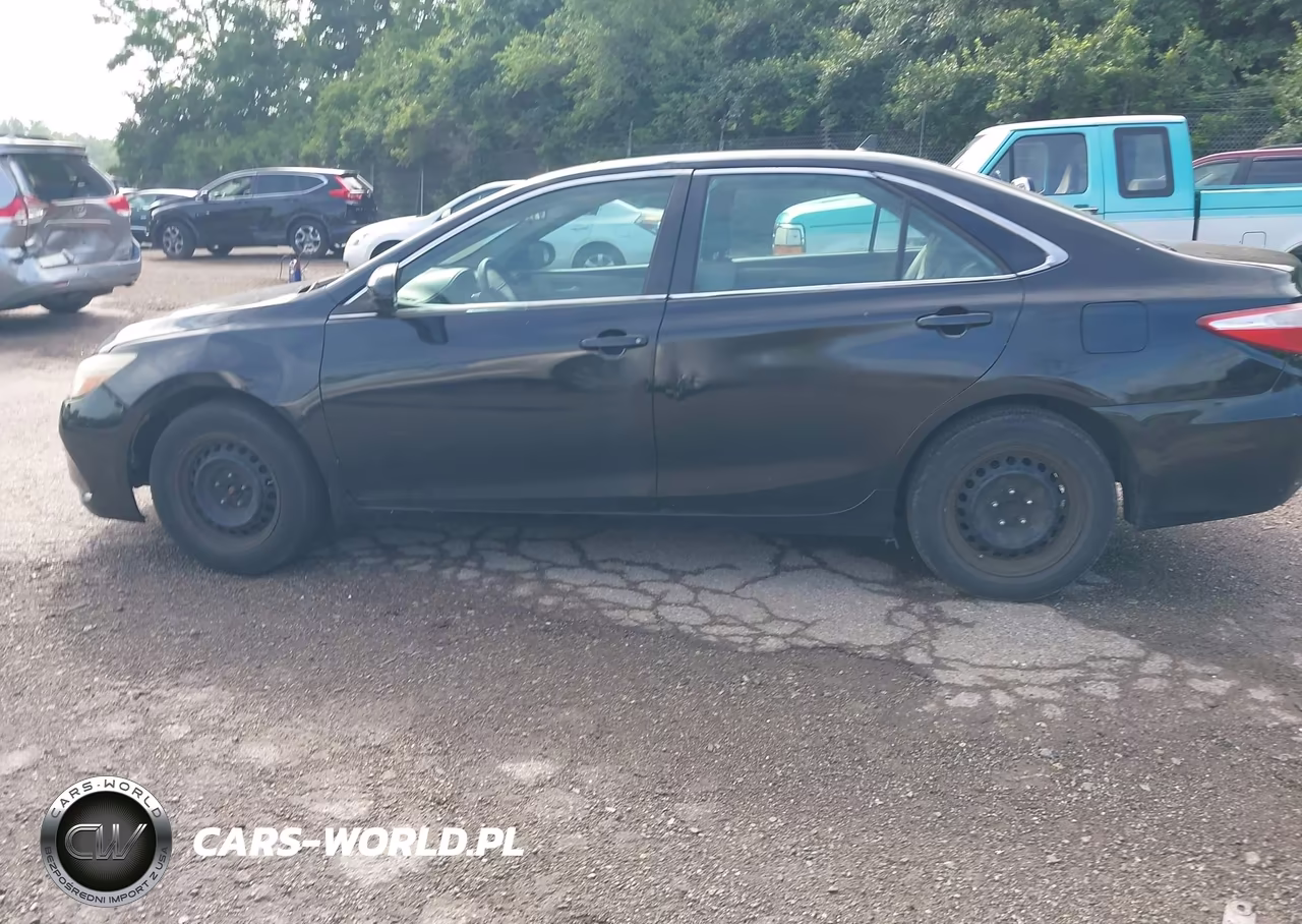 2015 Toyota Camry Le VIN:4T1BF1FK4FU038222 - 15