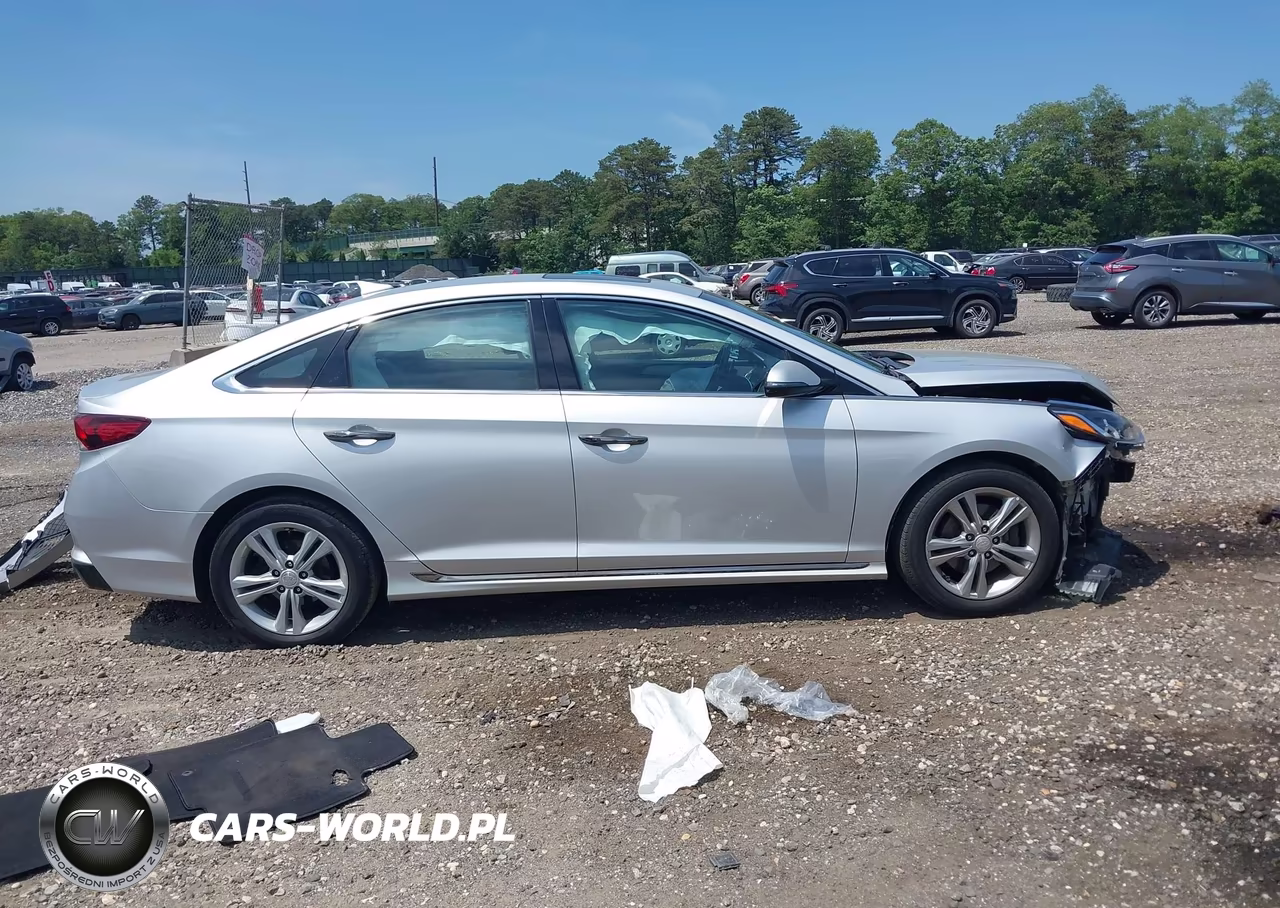 2018 Hyundai Sonata Sport VIN:5NPE34AF7JH628620 - 13