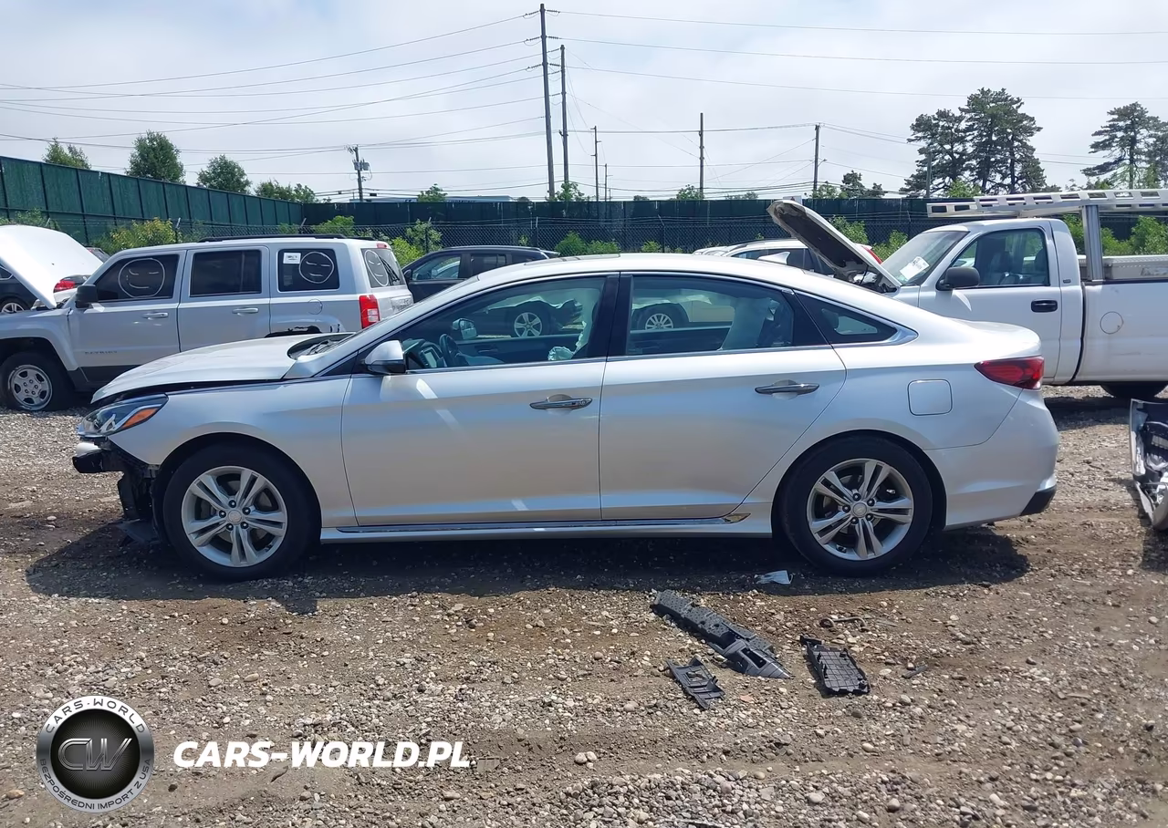 2018 Hyundai Sonata Sport VIN:5NPE34AF7JH628620 - 14