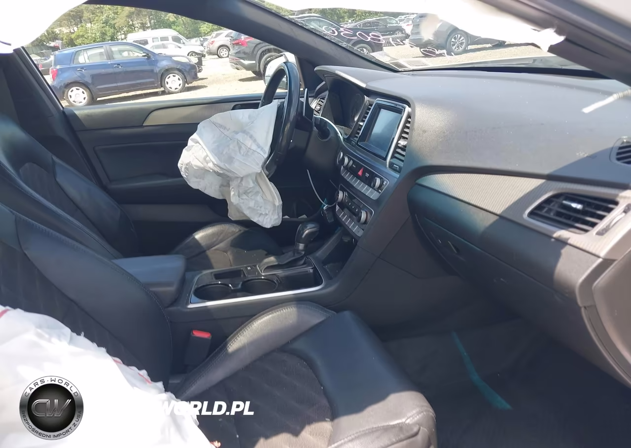 2018 Hyundai Sonata Sport VIN:5NPE34AF7JH628620 - 5