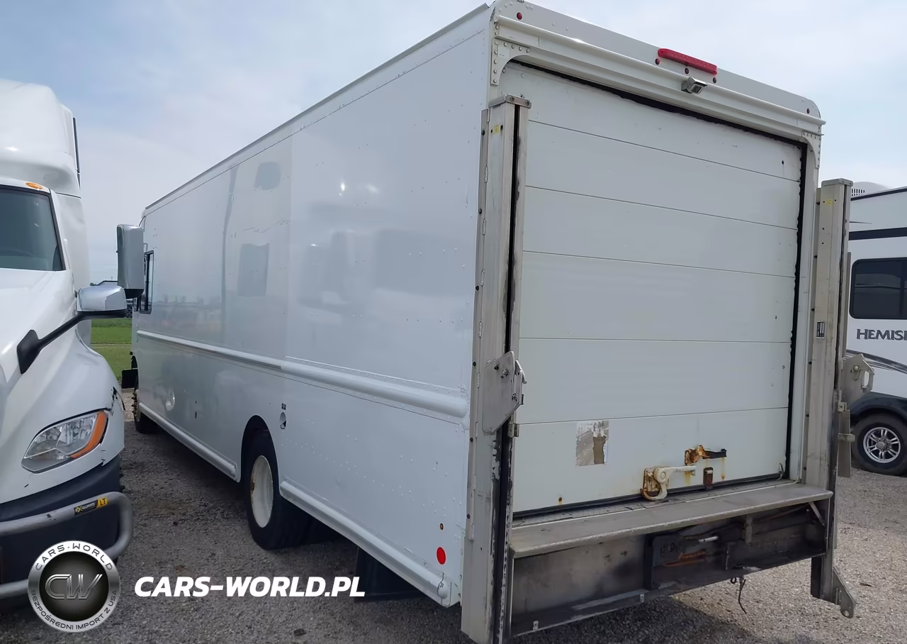 2013 Freightliner Chassis M Line Walk-In Van VIN:4UZAC3DV8DCFF6820 - 3