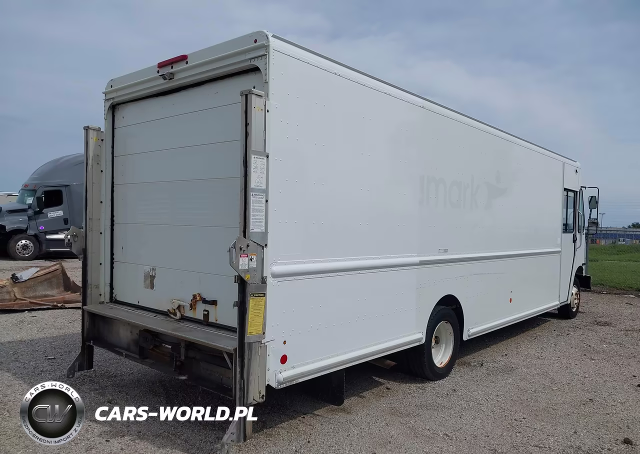 2013 Freightliner Chassis M Line Walk-In Van VIN:4UZAC3DV8DCFF6820 - 4