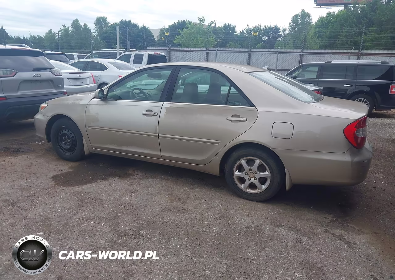 2002 Toyota Camry Le VIN:JTDBE32K120052508 - 3