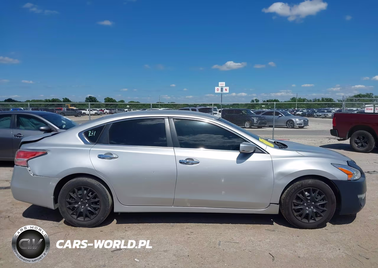 2015 Nissan Altima 2.5 S VIN:1N4AL3APXFC479999 - 13