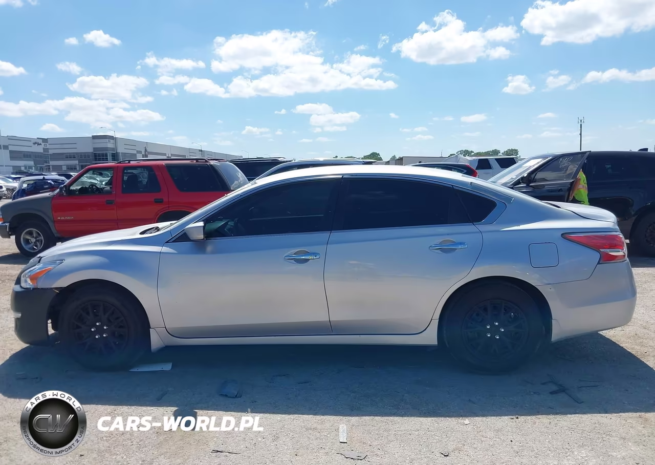 2015 Nissan Altima 2.5 S VIN:1N4AL3APXFC479999 - 14
