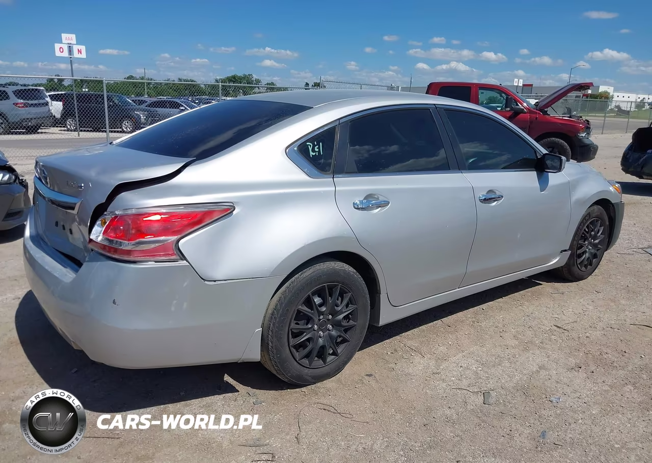 2015 Nissan Altima 2.5 S VIN:1N4AL3APXFC479999 - 4