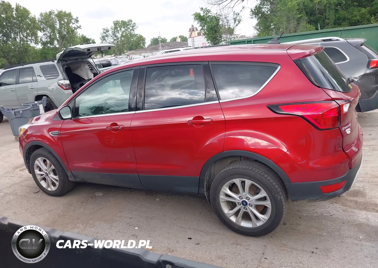 2019 Ford Escape Se VIN:1FMCU9GD8KUC53380 - 14