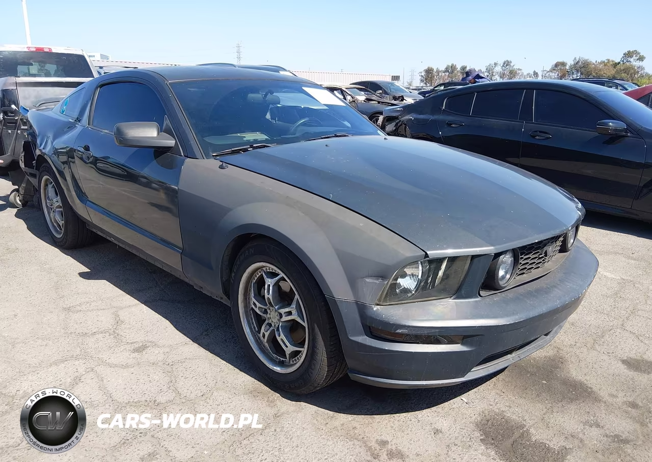 2007 Ford Mustang V6 Deluxe-V6 Premium