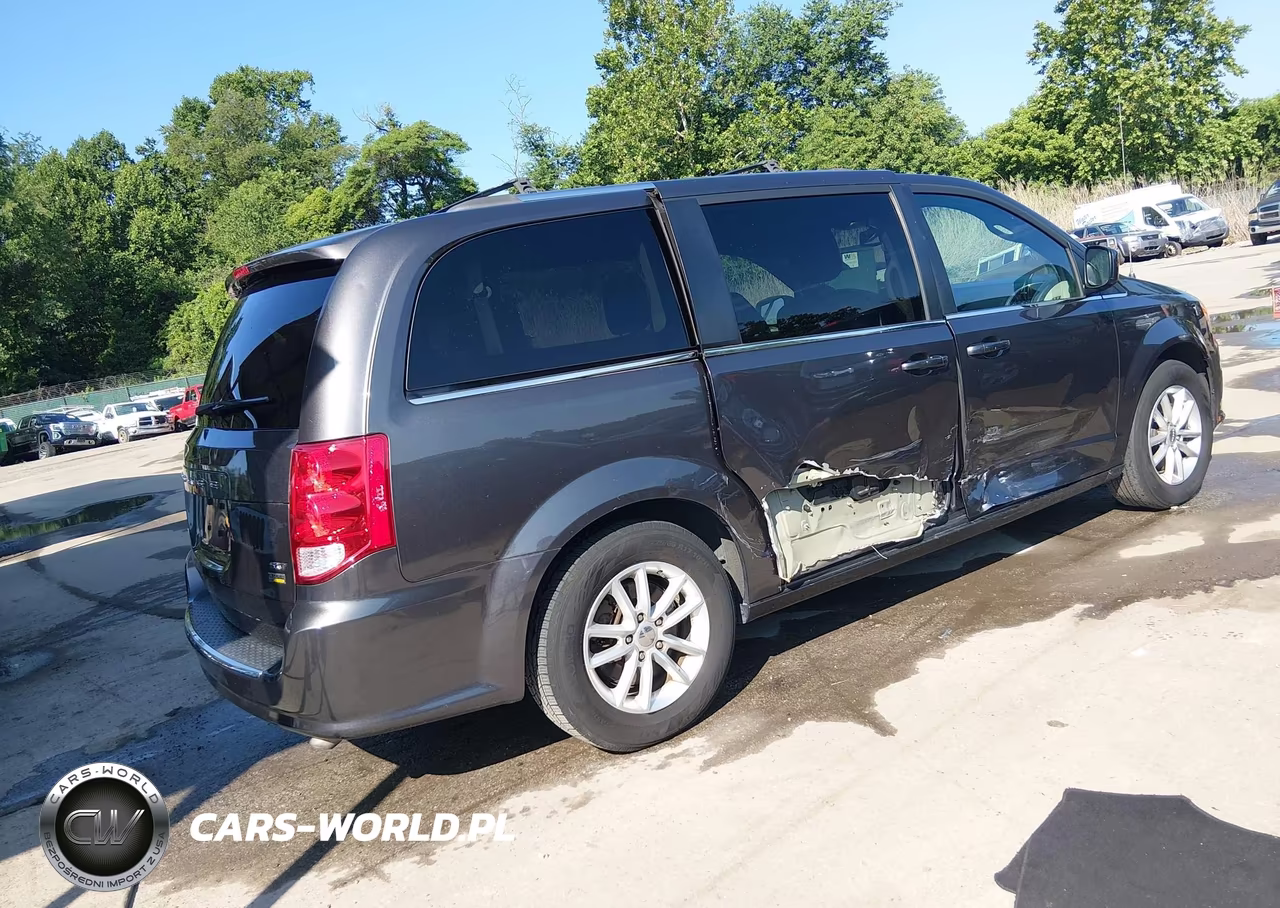 2018 Dodge Grand Caravan Sxt VIN:2C4RDGCG2JR301860 - 4