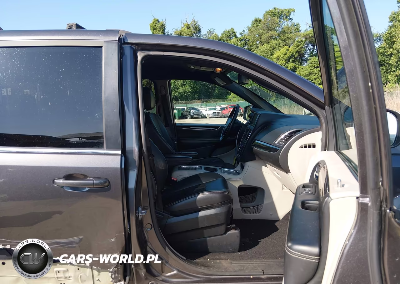 2018 Dodge Grand Caravan Sxt VIN:2C4RDGCG2JR301860 - 5