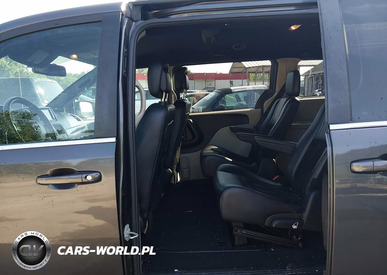 2018 Dodge Grand Caravan Sxt VIN:2C4RDGCG2JR301860 - 8