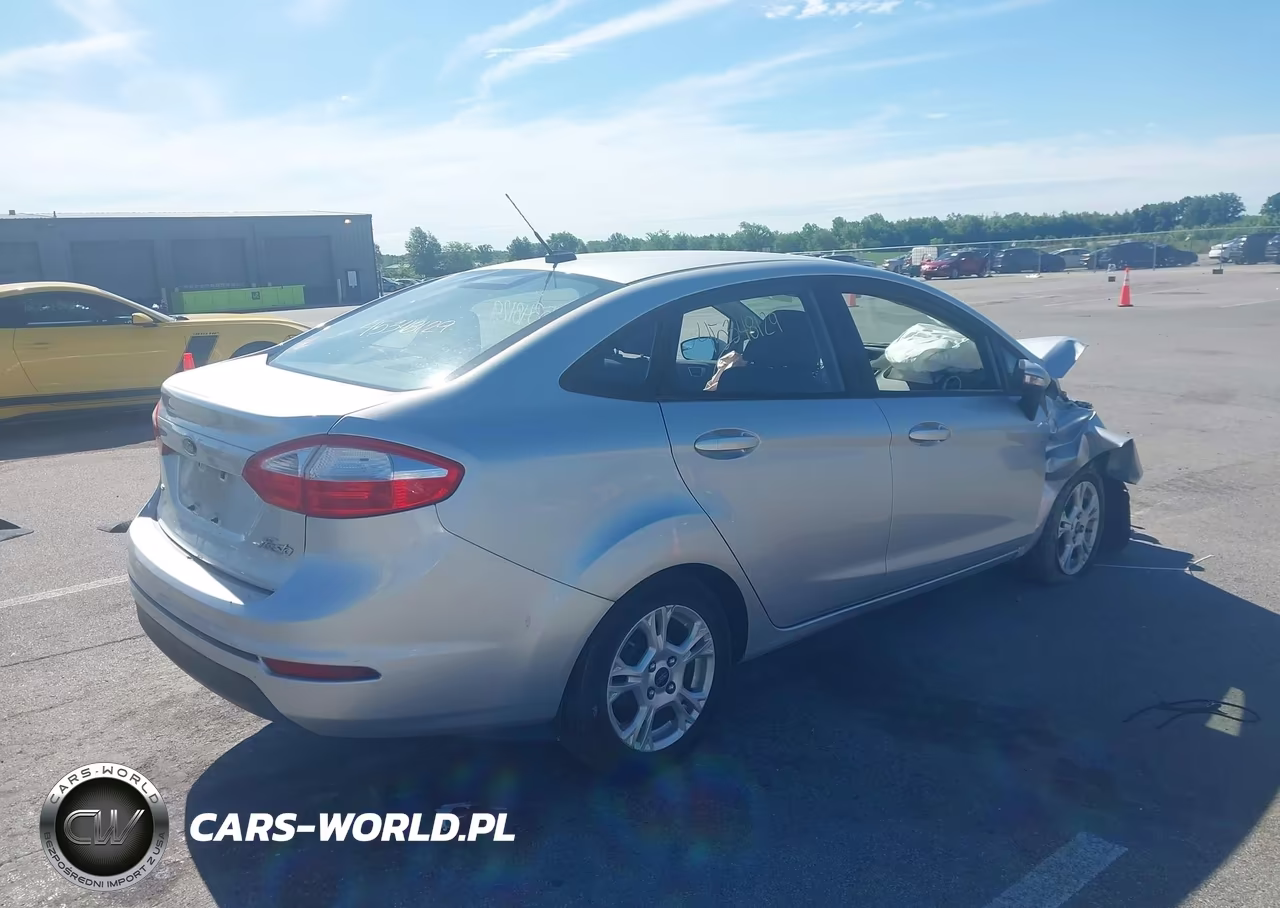 2015 Ford Fiesta Se VIN:3FADP4BJ2FM114393 - 4