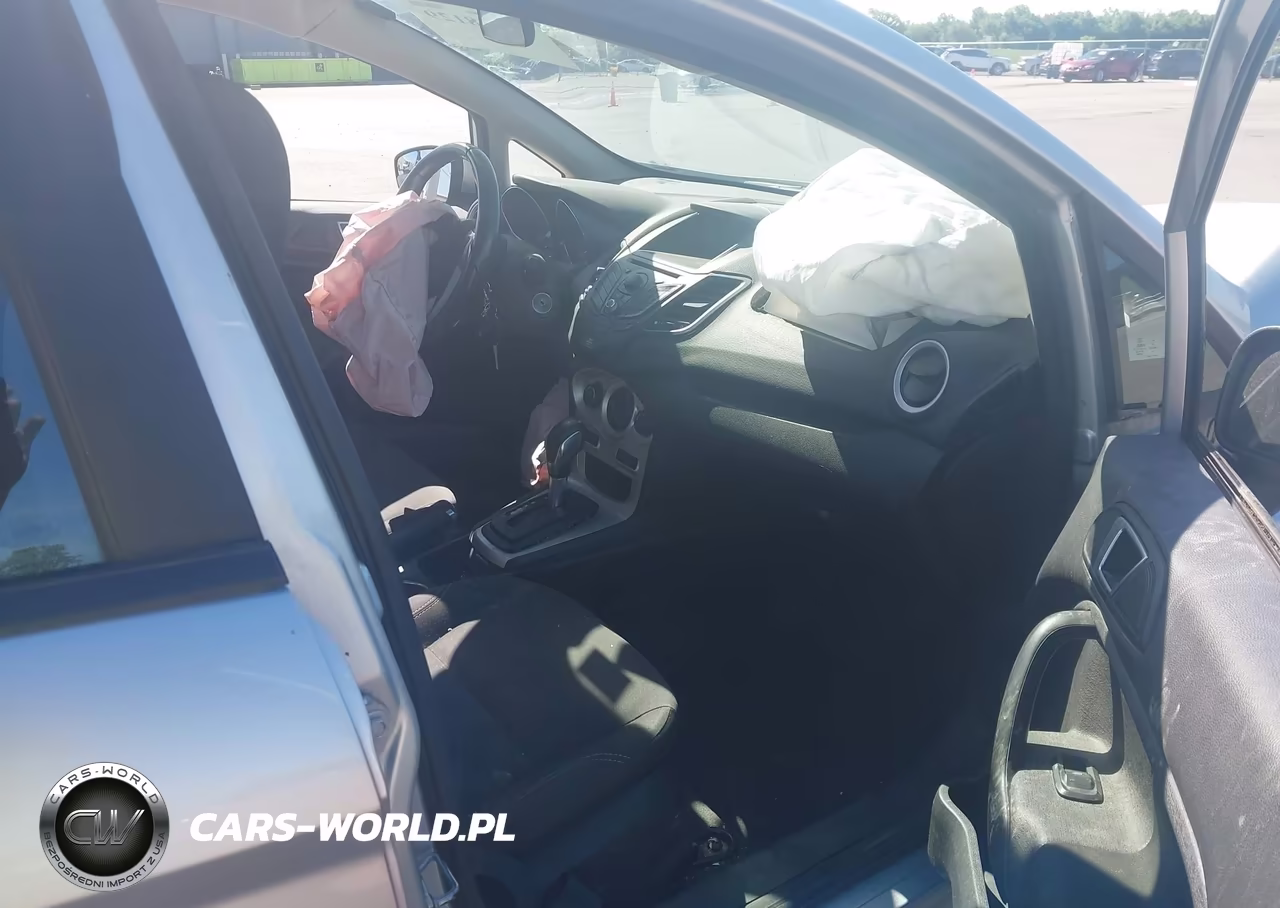 2015 Ford Fiesta Se VIN:3FADP4BJ2FM114393 - 5
