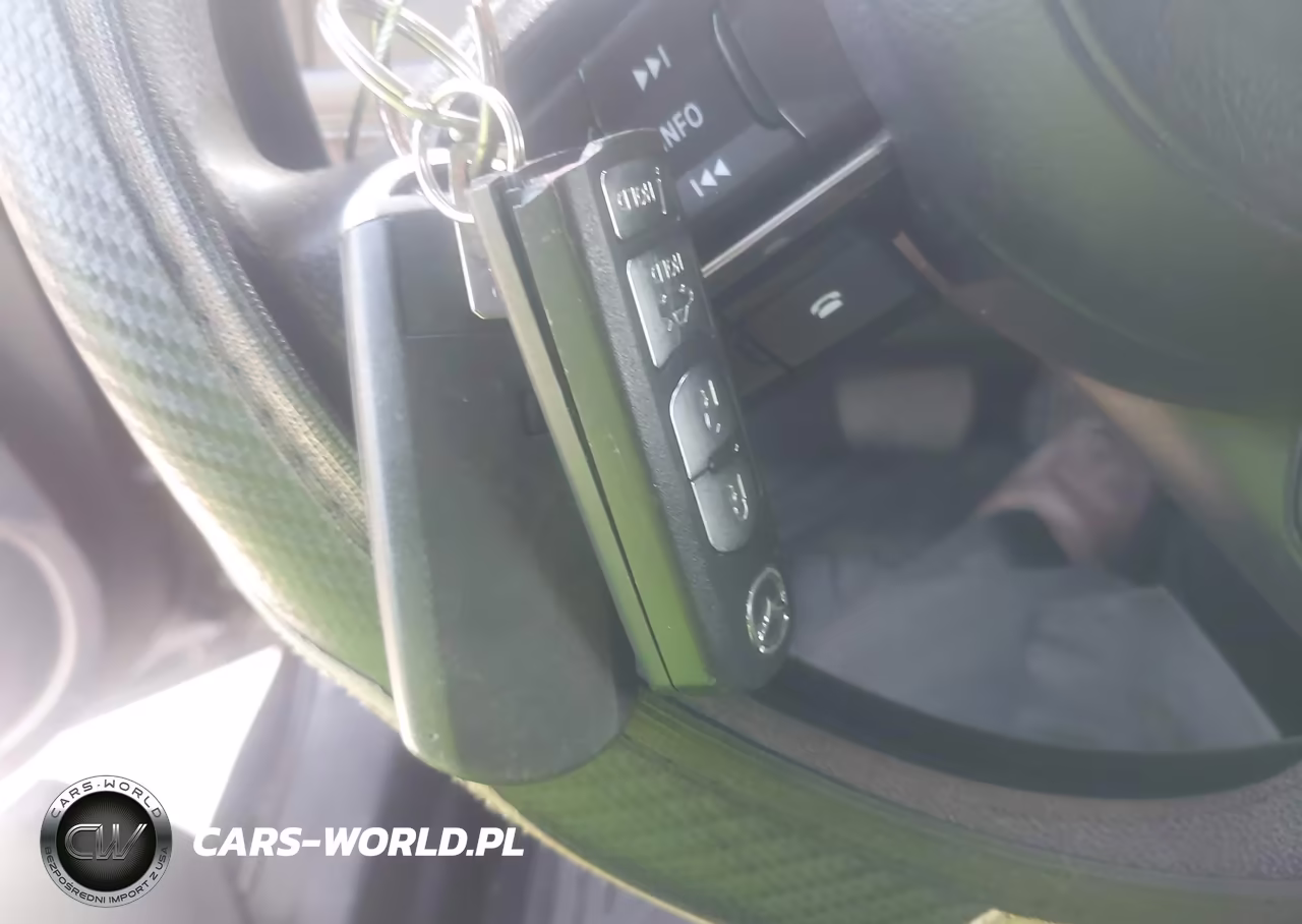2018 Mazda Mazda3 Sport VIN:3MZBN1U70JM176758 - 11