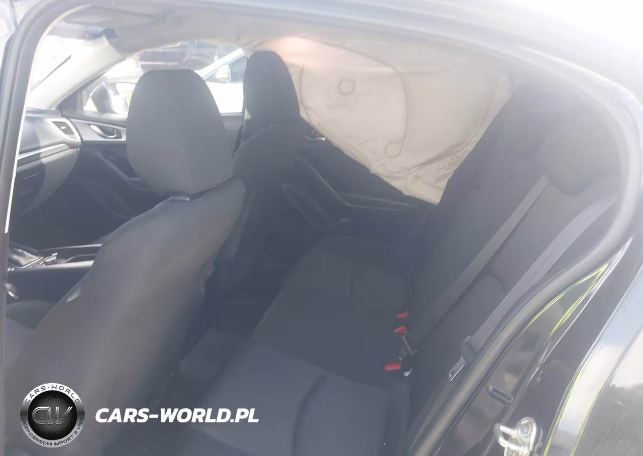2018 Mazda Mazda3 Sport VIN:3MZBN1U70JM176758 - 8