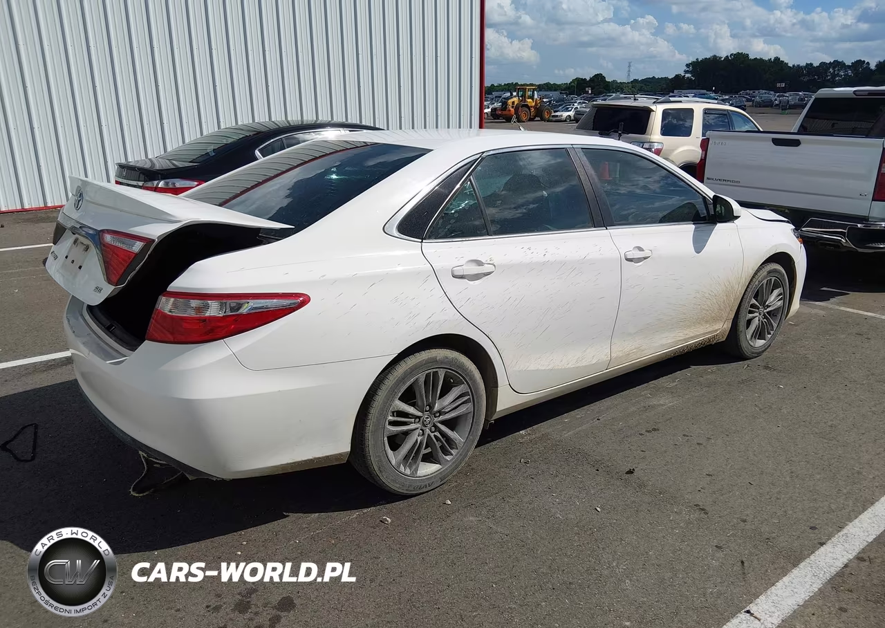 2016 Toyota Camry Se VIN:4T1BF1FK2GU264325 - 4