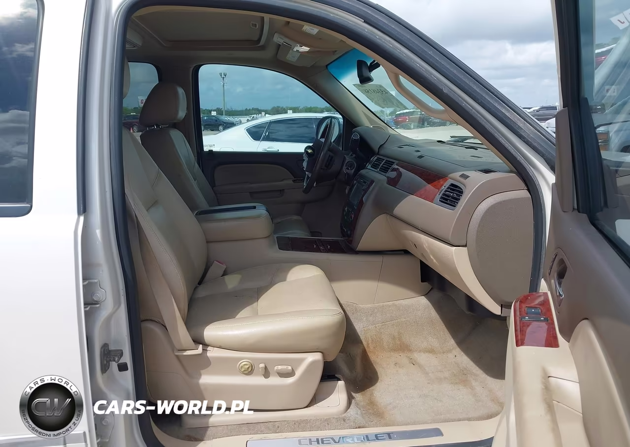 2012 Chevrolet Tahoe Ltz VIN:1GNSCCE02CR308367 - 5