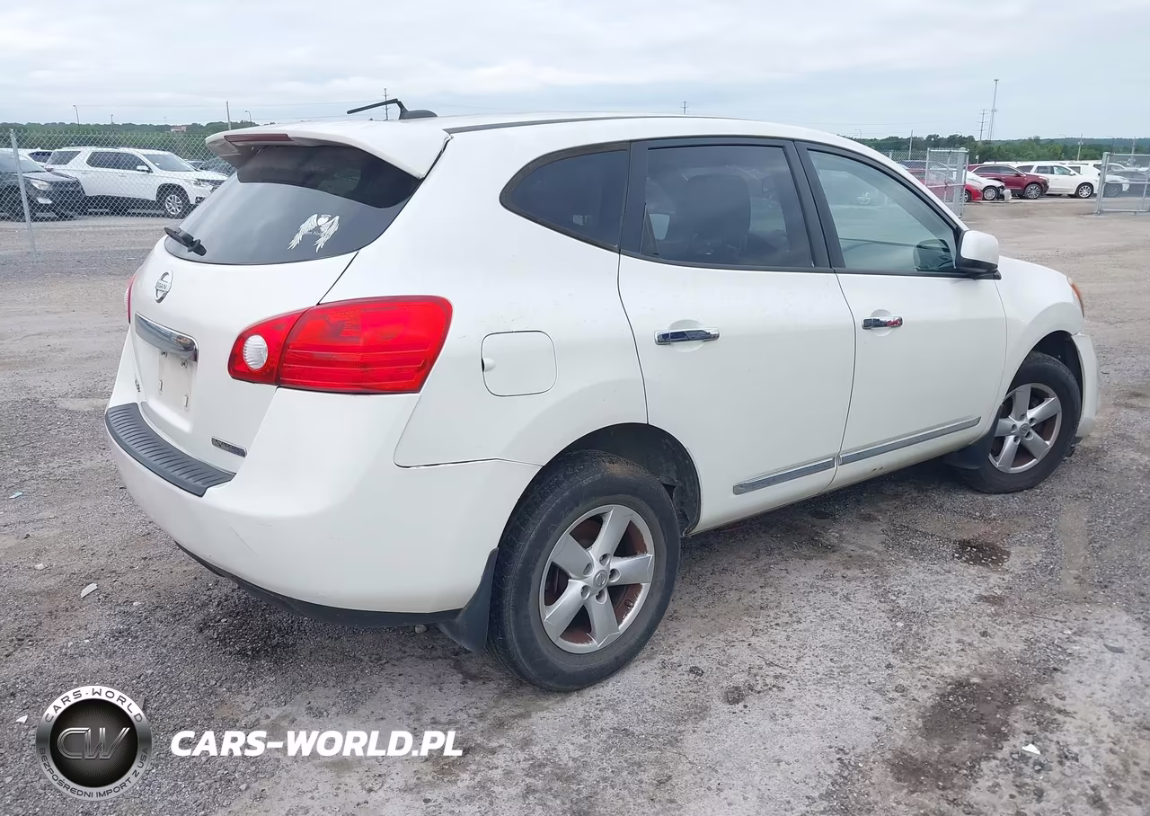 2013 Nissan Rogue S VIN:JN8AS5MT8DW522107 - 4