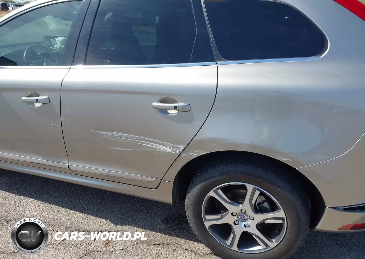 2015 Volvo Xc60 T6 VIN:YV449MDKXF2737470 - 17
