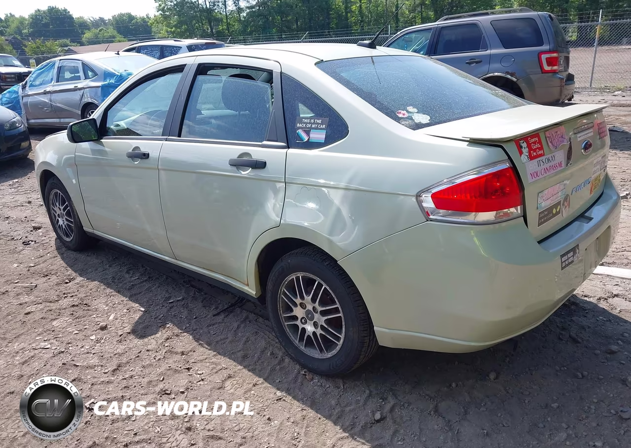 2010 Ford Focus Se VIN:1FAHP3FN6AW119954 - 3