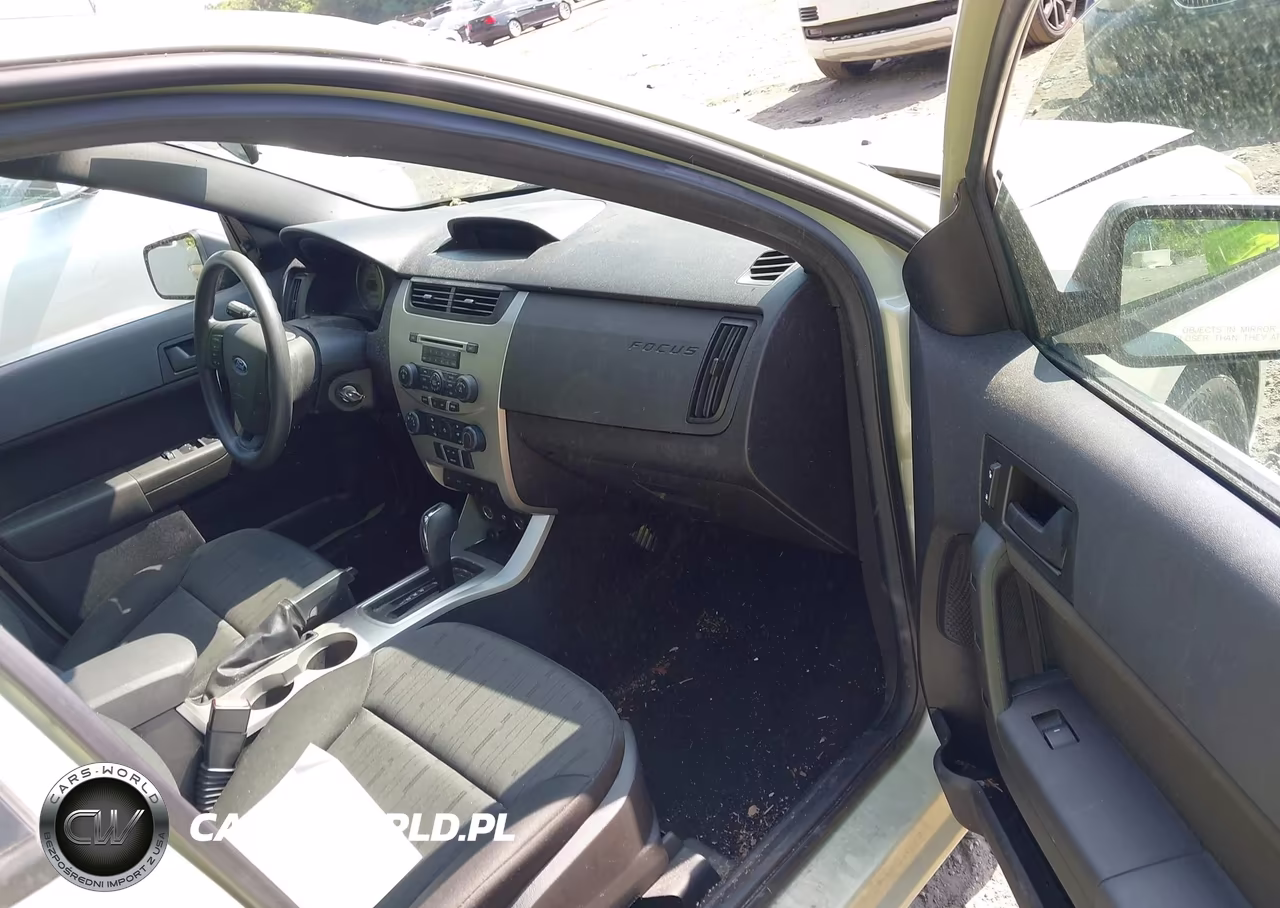 2010 Ford Focus Se VIN:1FAHP3FN6AW119954 - 5