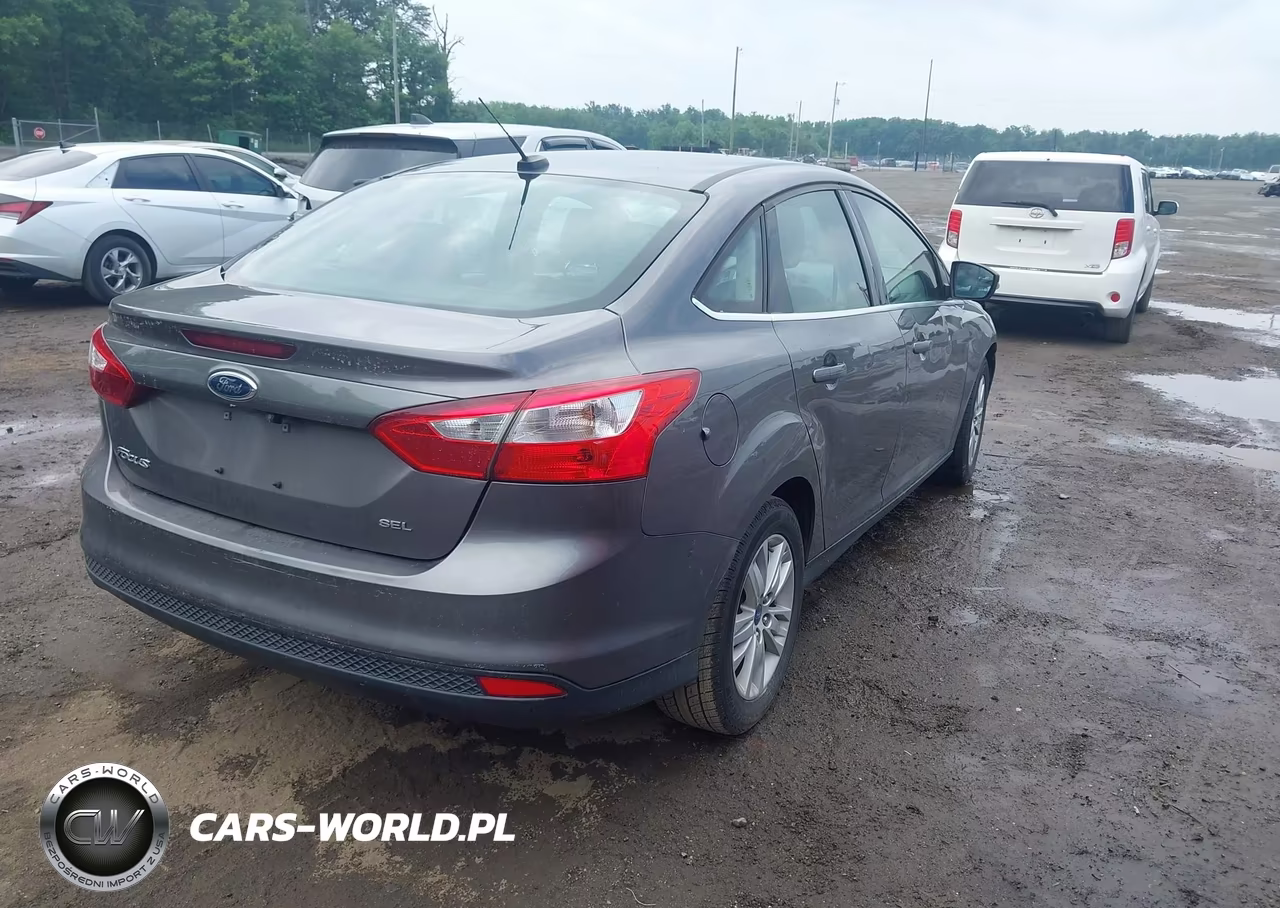 2012 Ford Focus Sel VIN:1FAHP3H24CL252610 - 4