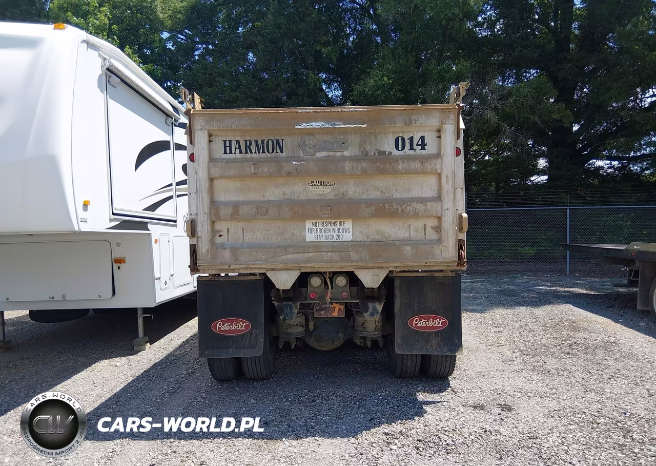 2006 Peterbilt 335 VIN:2NPLLZ9X36M661910 - 15
