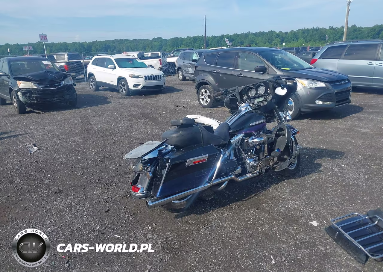 2010 Harley-Davidson Flhtk VIN:1HD1KEM1XAB674045 - 4