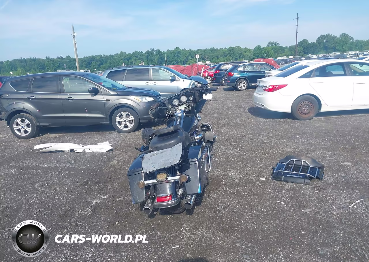 2010 Harley-Davidson Flhtk VIN:1HD1KEM1XAB674045 - 6
