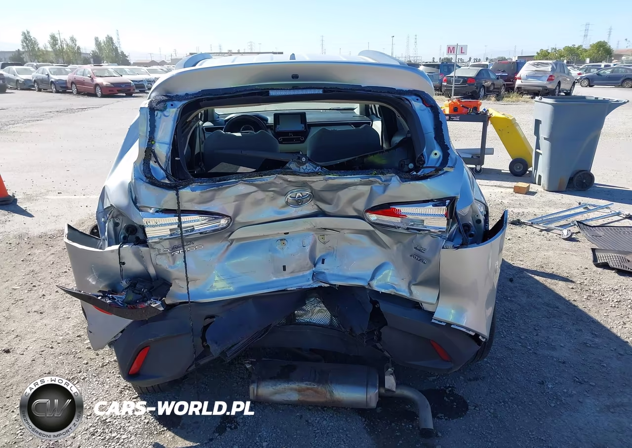 2022 Toyota Corolla Cross Le VIN:7MUCAABG0NV004991 - 16